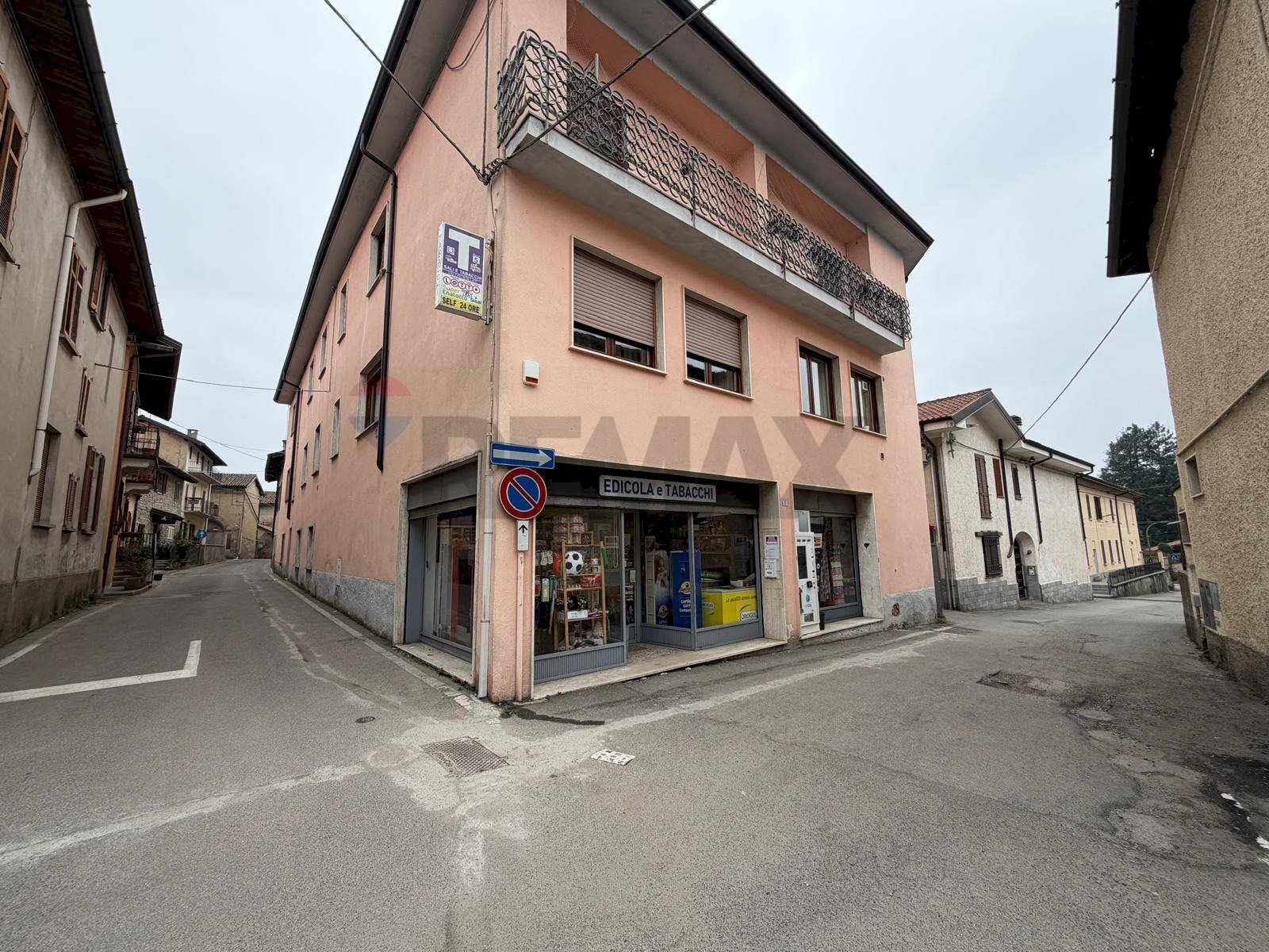 Edificio all\'aperto - Attività Commerciale Via Alessandro Manzoni
1, Sumirago - foto 3