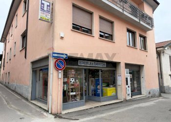 Edificio all\'aperto - Attività Commerciale Via Alessandro Manzoni
1, Sumirago - foto 4