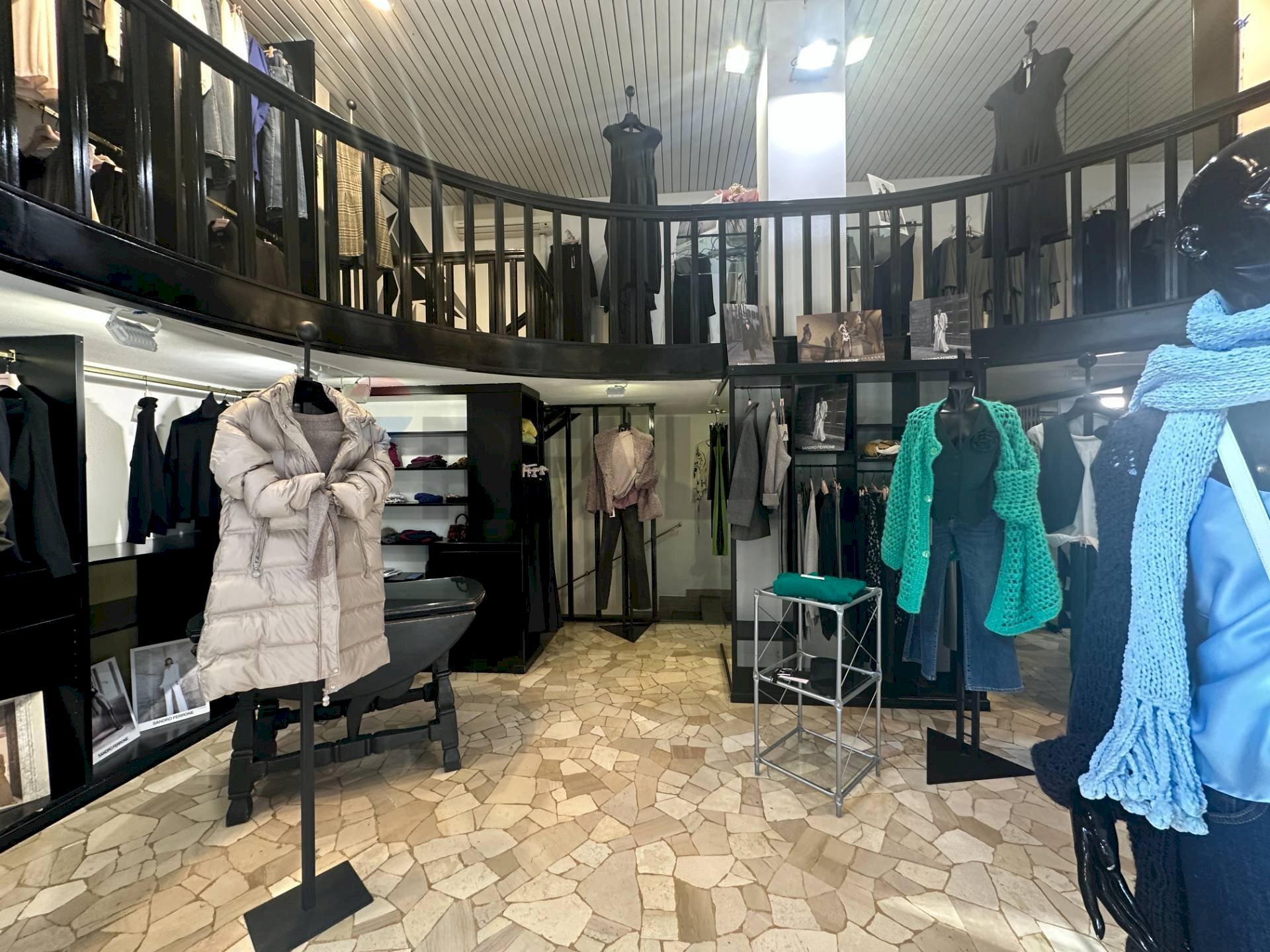 Cabina armadio - Negozio via Puccini
 
15, Varese - foto 3