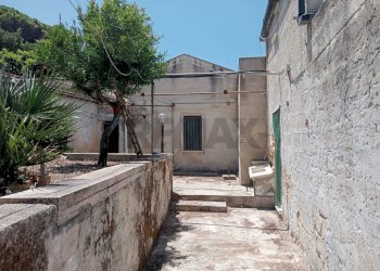 Terrazza - Semi-detached house VIA VIRGILIO
 
10, Valderice - photo 2