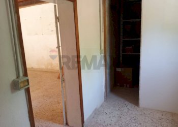 Hall / corridoio - Semi-detached house VIA VIRGILIO
 
10, Valderice - photo 20