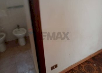 Bagno - Semi-detached house VIA VIRGILIO
 
10, Valderice - photo 26