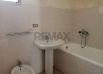 Bagno - Semi-detached house VIA VIRGILIO
 
10, Valderice - photo 27