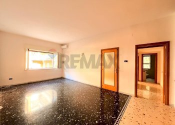 Stanza vuota - Bilocale Via Solfatara
 
101, Pozzuoli - foto 2