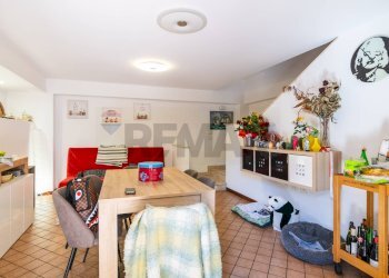 Sala da pranzo - Casa indipendente Via San Nicolò
 
13, Aci Catena - foto 3