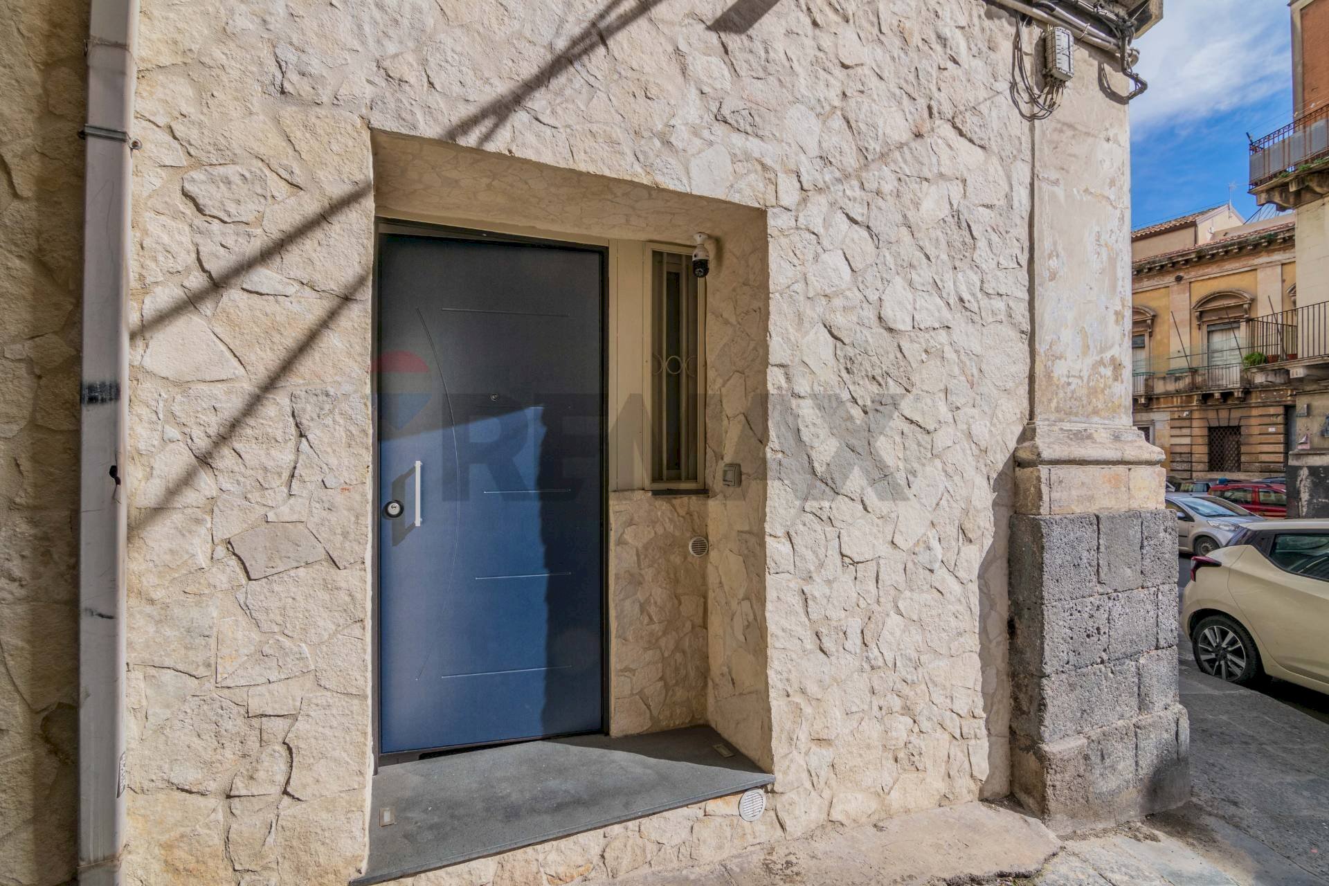 Edificio all\'aperto - Quadrilocale via garibaldi
 
344, Catania - foto 2