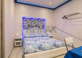 Camera / camera da letto - Quadrilocale via garibaldi
 
344, Catania - foto 15