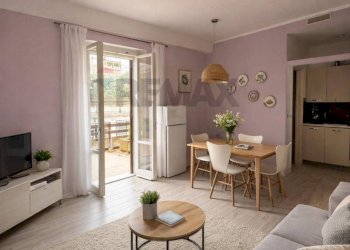 Sala da pranzo - Appartamento via i malavoglia 18, Aci Castello - foto 1