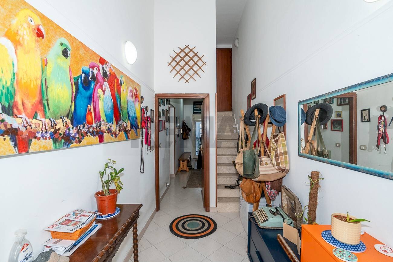 Hall / corridoio - Casa indipendente Via Volturno
 
37, Catania - foto 3