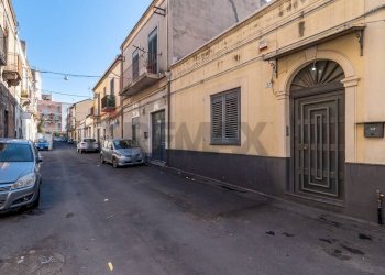 Edificio all\'aperto - Casa indipendente Via Volturno
 
37, Catania - foto 1