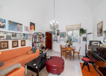 Sala da pranzo - Casa indipendente Via Volturno
 
37, Catania - foto 8