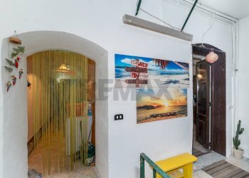 Hall / corridoio - Casa indipendente Via Volturno
 
37, Catania - foto 17