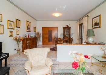 Sala da pranzo - Villa Via Papa Giovanni XXIII
 
117, Trecastagni - foto 11