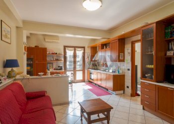 Soggiorno - Villa Via Papa Giovanni XXIII
 
117, Trecastagni - foto 18