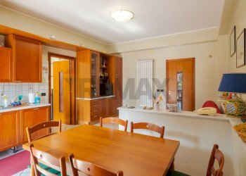 Sala da pranzo - Villa Via Papa Giovanni XXIII
 
117, Trecastagni - foto 19