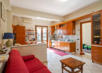 Soggiorno - Villa Via Papa Giovanni XXIII
 
117, Trecastagni - foto 21