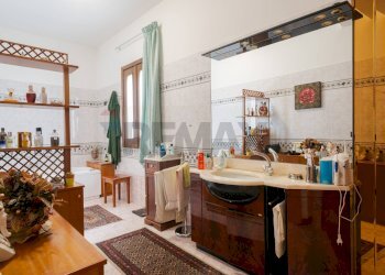 Bagno - Villa Via Papa Giovanni XXIII
 
117, Trecastagni - foto 27