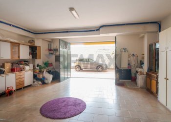 Soggiorno - Villa Via Papa Giovanni XXIII
 
117, Trecastagni - foto 37