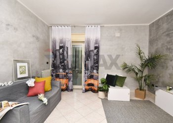 Soggiorno - Quadrilocale Viale Mario Rapisardi
 
727, Catania - foto 1