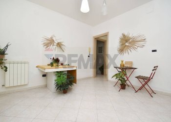 Soggiorno - Quadrilocale Viale Mario Rapisardi
 
727, Catania - foto 16