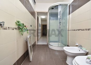 Bagno - Quadrilocale Viale Mario Rapisardi
 
727, Catania - foto 25