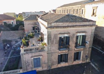 Edificio all\'aperto - Casa semi indipendente VIA ROMA
 
213, Belpasso - foto 1