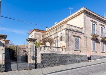 Edificio all\'aperto - Casa semi indipendente VIA ROMA
 
213, Belpasso - foto 2