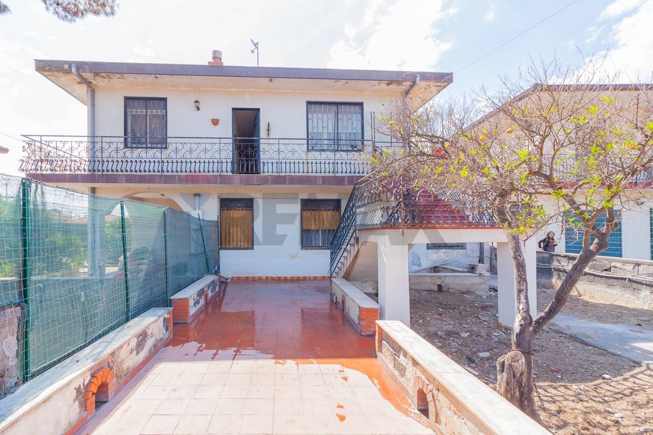 ingresso - Casa semi indipendente via Acero
 
26, Catania - foto 1