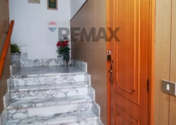 Scale - Appartamento cortile purità
 
9, Bronte - foto 2