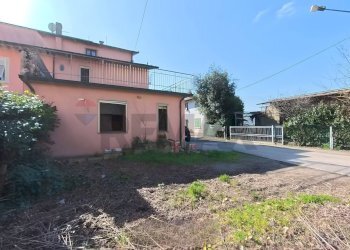 Casa all\'aperto - Casa semi indipendente VIA DELLE COLMATE
 
38, Fucecchio - foto 3