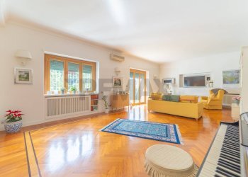 Soggiorno - Appartamento Via Della Mendola
 
28, Roma - foto 3