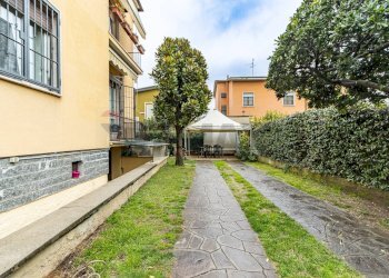 Giardino - Villa VIA AQUILEIA
 
15, Monza - foto 23