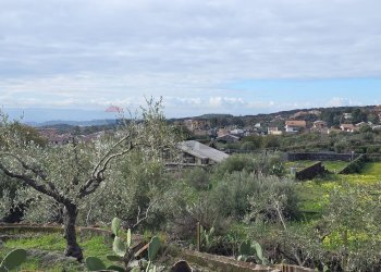 Edificio all\'aperto - Terreno agricolo via Cristoforo Colombo
32, San Pietro Clarenza - foto 6