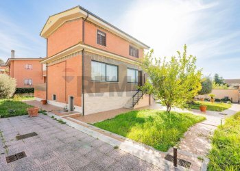 Casa all\'aperto - Villa Via Giovanni Battista Impallomeni
 
5, Roma - foto 8