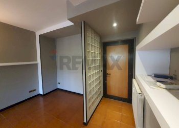 Hall / corridoio - Bilocale Via Mar Della Cina, Roma - foto 3