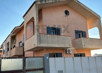 Edificio all\'aperto - Villa a Schiera Via Carlo Alberto
 
126, Portopalo di Capo Passero - foto 1