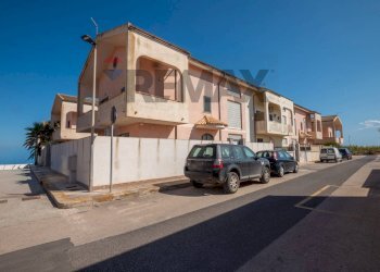 Edificio all\'aperto - Villa a Schiera Via Carlo Alberto
126, Portopalo di Capo Passero - foto 1