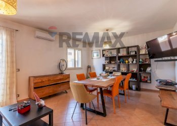 Sala da pranzo - Villa a Schiera Via Carlo Alberto
126, Portopalo di Capo Passero - foto 6