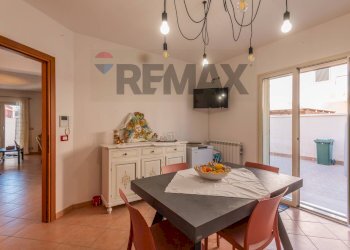 Sala da pranzo - Villa a Schiera Via Carlo Alberto
126, Portopalo di Capo Passero - foto 19