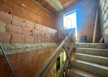 Scale - Casa indipendente Via  giovanni Lanza
 
98, Pachino - foto 15