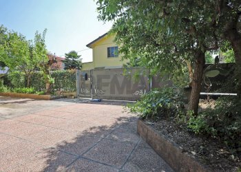 Passo carraio - Casa indipendente Via G. Pascoli
 
5, Mirano - foto 6