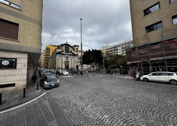 Edificio all\'aperto - Locale Commerciale VIA BAUSAN
 
52, Napoli - foto 3