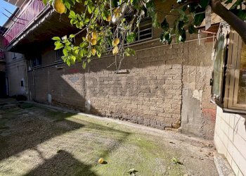 Giardino - Trilocale Via Nazionale delle Puglie
 
78, Casoria - foto 19