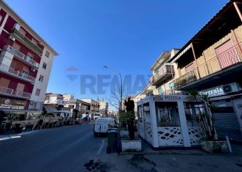 Edificio all\'aperto - Trilocale Via Nazionale delle Puglie
 
78, Casoria - foto 23