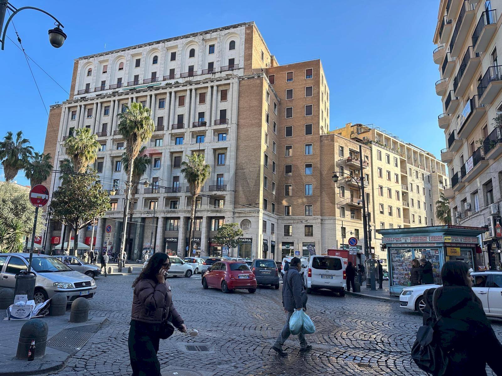 Edificio all\'aperto - Trilocale Napoli - foto 1