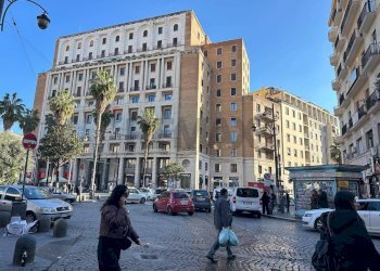 Edificio all\'aperto - Trilocale Napoli - foto 1