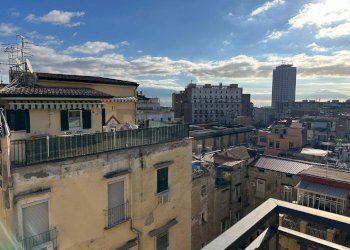 Edificio all\'aperto - Trilocale Napoli - foto 19