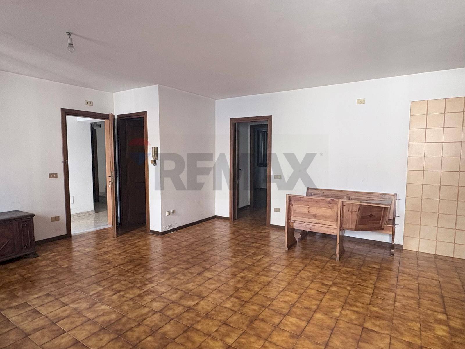 Stanza vuota - Trilocale Piazza Monte Grappa
 
54, Villa d'Ogna - foto 2
