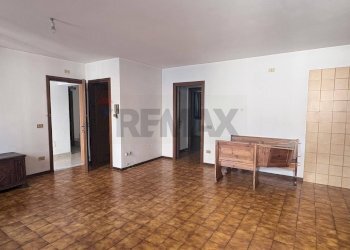 Stanza vuota - Trilocale Piazza Monte Grappa
 
54, Villa d'Ogna - foto 2