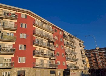 Edificio all\'aperto - Trilocale Via Raffaello Sanzio
 
9, Settimo Torinese - foto 2